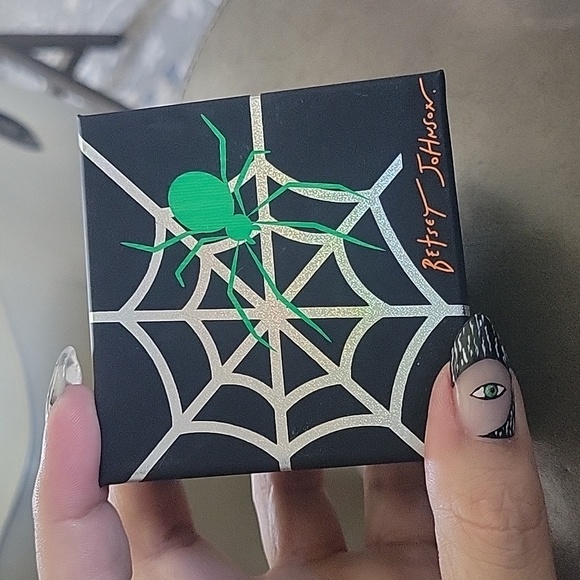 Betsey Johnson Glow in the Dark Eyeball Stud Earrings,NIB - Picture 6 of 7